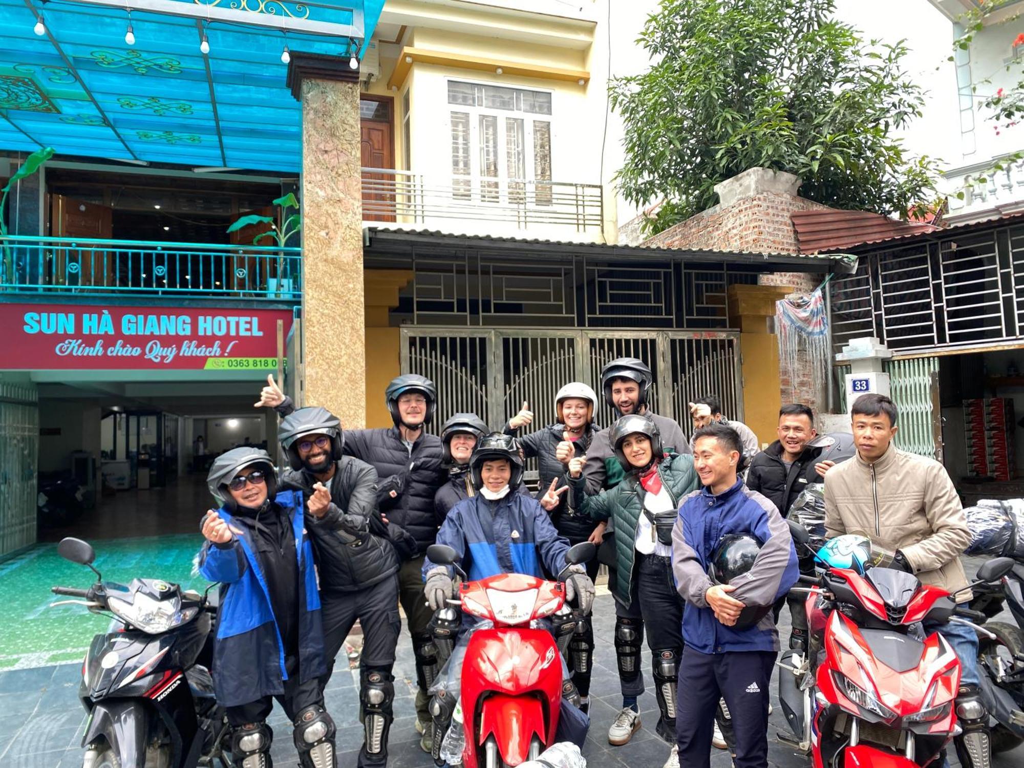 Sun Ha Giang Hotel-Tours-Motorbike Rental المظهر الخارجي الصورة